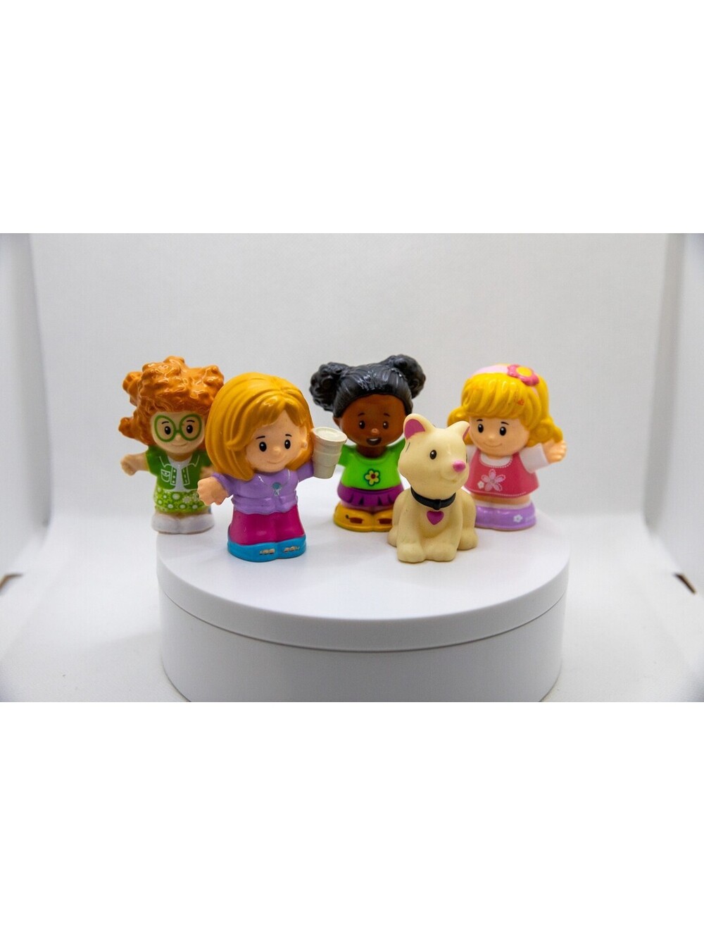 Fisher Price Little People Tessa, Sofie, Mother, Cat, Girl - Set of 5 Figures